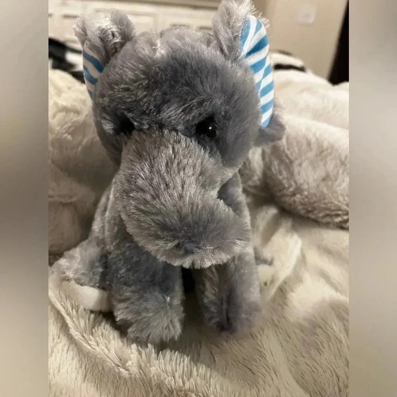 Goffa elephant plushie - Picture 2 of 4